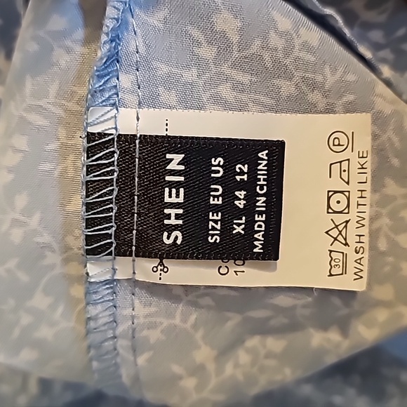 Shein XL floral blouse - Picture 2 of 4